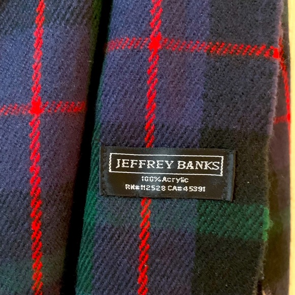 (5 for $15) Jeffrey Banks Men's 100% Acrylic Scarf - Picture 1 of 2